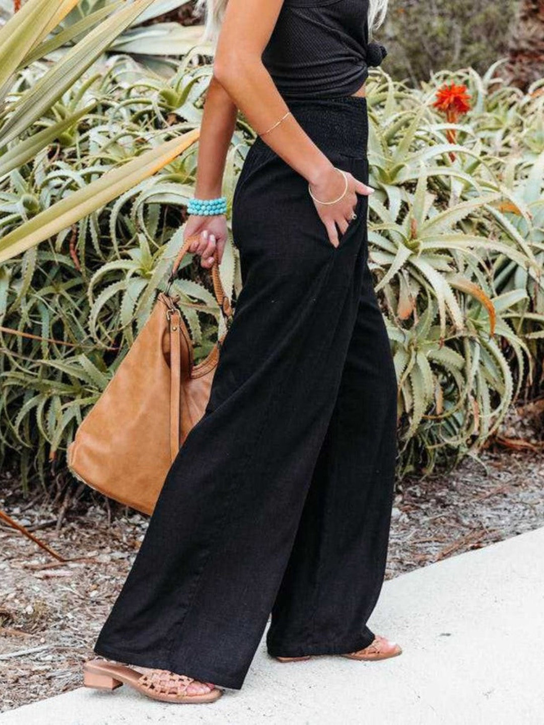 Thaloria – Wide-Leg Linen Pants
