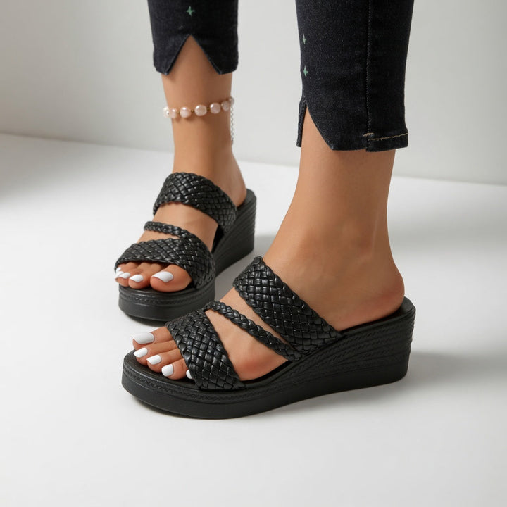 Tresseline™ — Colorful braided wedge mule for summer lightness