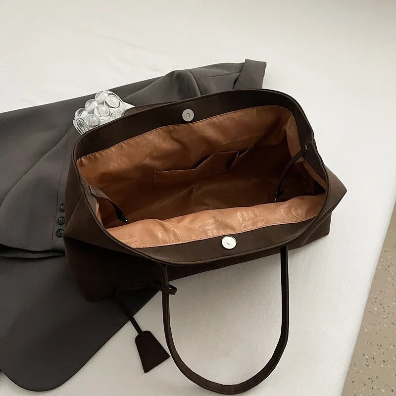 Kyadeeih | Elegant Tote Bag